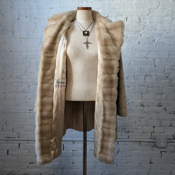 Vintage White Faux Fur Trench Coat Afghan Furry Mob Wife Boho Chic Carpet Jacket - Picture 2 of 10